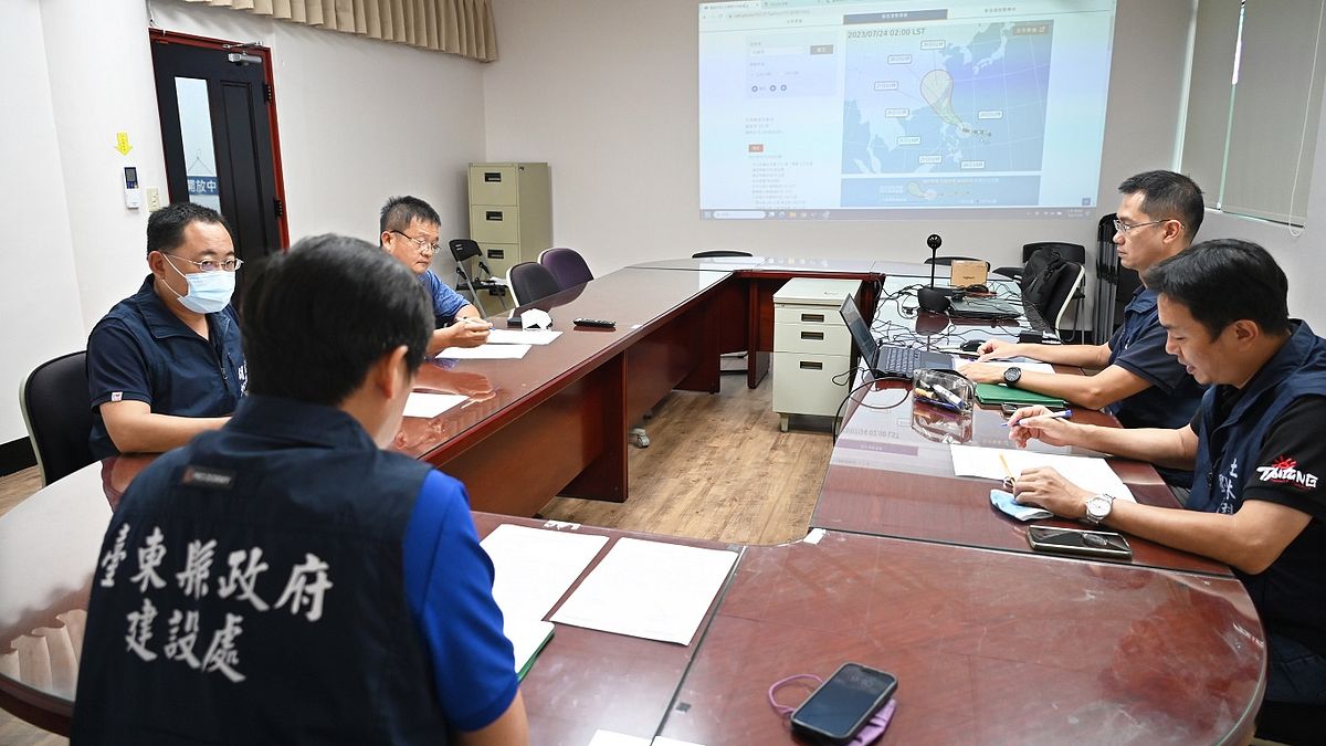 臺東縣政府建設處 召開杜蘇芮颱風臺東縣防汛整備會議。(圖/臺東縣政府建設處提供) 臺東縣政府建設處 召開杜蘇芮颱風臺東縣防汛整備會議。(圖/臺東縣政府建設處提供)