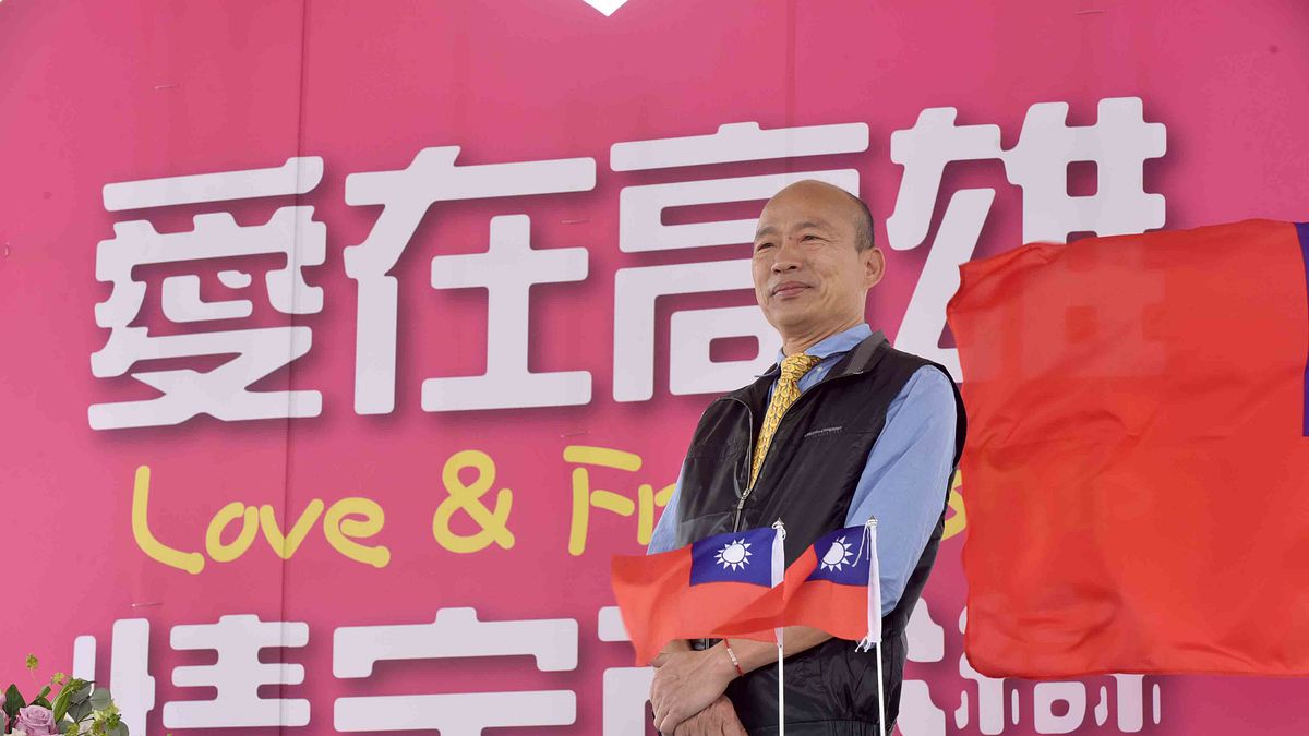 美麗島電子報董事長吳子嘉認為,2020大選仍有「2大可能性」,一是綠白合作,二是國民黨派高雄市長韓國瑜(圖)出來選。(資料照,高雄市政府提供) 美麗島電子報董事長吳子嘉認為,2020大選仍有「2大可能性」,一是綠白合作,二是國民黨派高雄市長韓國瑜(圖)出來選。(資料照,高雄市政府提供)