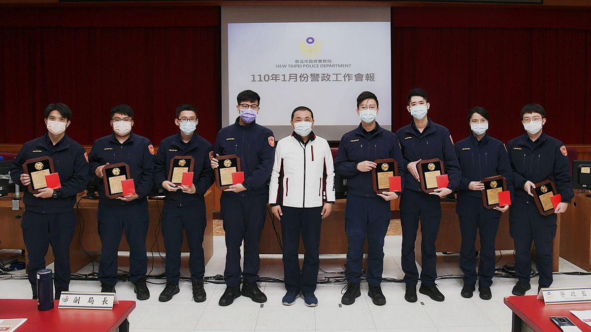 新北市長侯友宜出席警政工作會報,勉勵同仁要杜絕官僚,將民眾聲音完全聽進去,這才是當一個好警察的要件。(圖/新北市警察局提供) 新北市長侯友宜出席警政工作會報,勉勵同仁要杜絕官僚,將民眾聲音完全聽進去,這才是當一個好警察的要件。(圖/新北市警察局提供)
