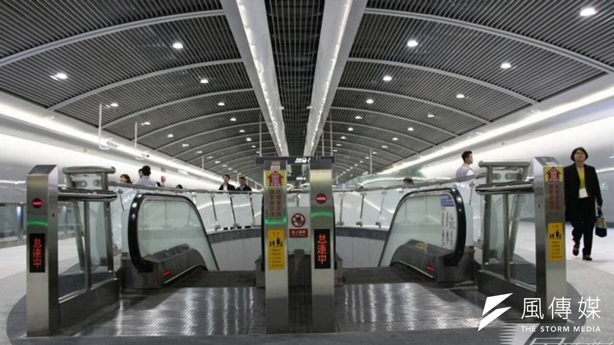 柯文哲說考慮在北市推免費的4G上網,未來特別是捷運車站等地更是建設重點。(葉信苑菉攝) 柯文哲說考慮在北市推免費的4G上網,未來特別是捷運車站等地更是建設重點。(葉信苑菉攝)