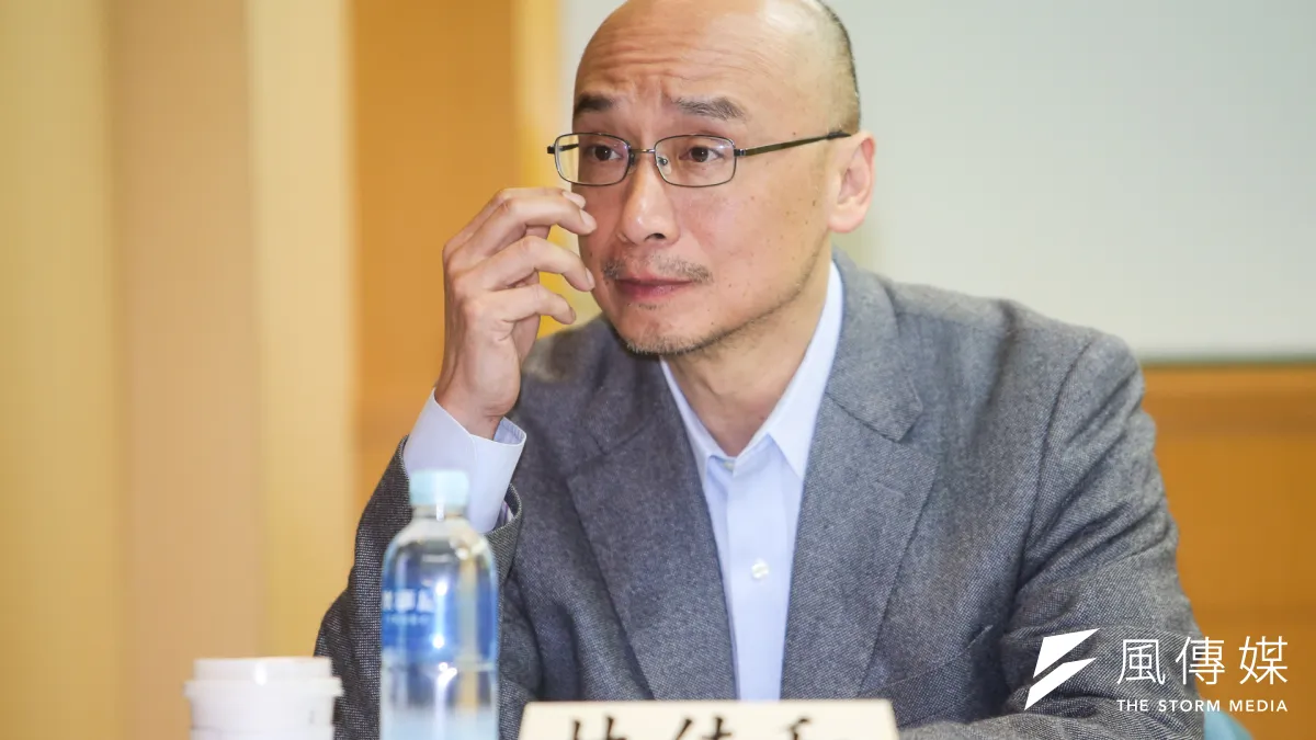 政大教授林佳和表示,台灣人應該學到,工資應該要提高,但不能以過勞交換。(陳明仁攝)
