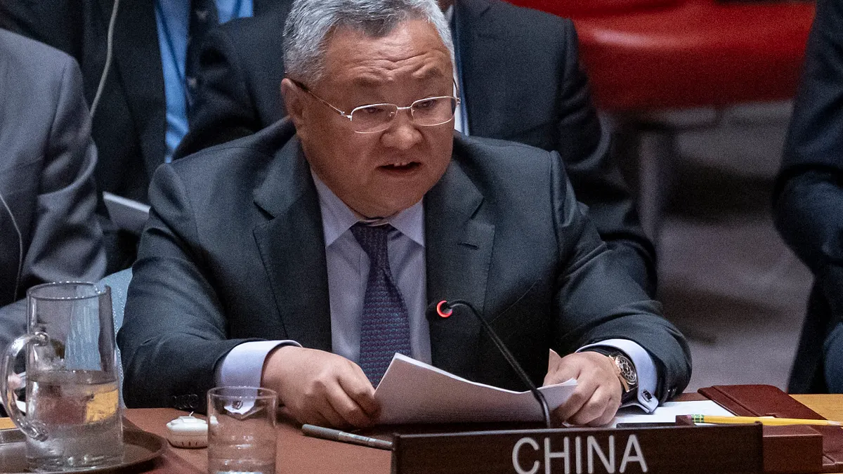 2025年6月24日、国連本部で開催された安保理会合で演説する中国の傅聡・国連大使。(写真/AP通信提供) 2025年6月24日、国連本部で開催された安保理会合で演説する中国の傅聡・国連大使。(写真/AP通信提供)