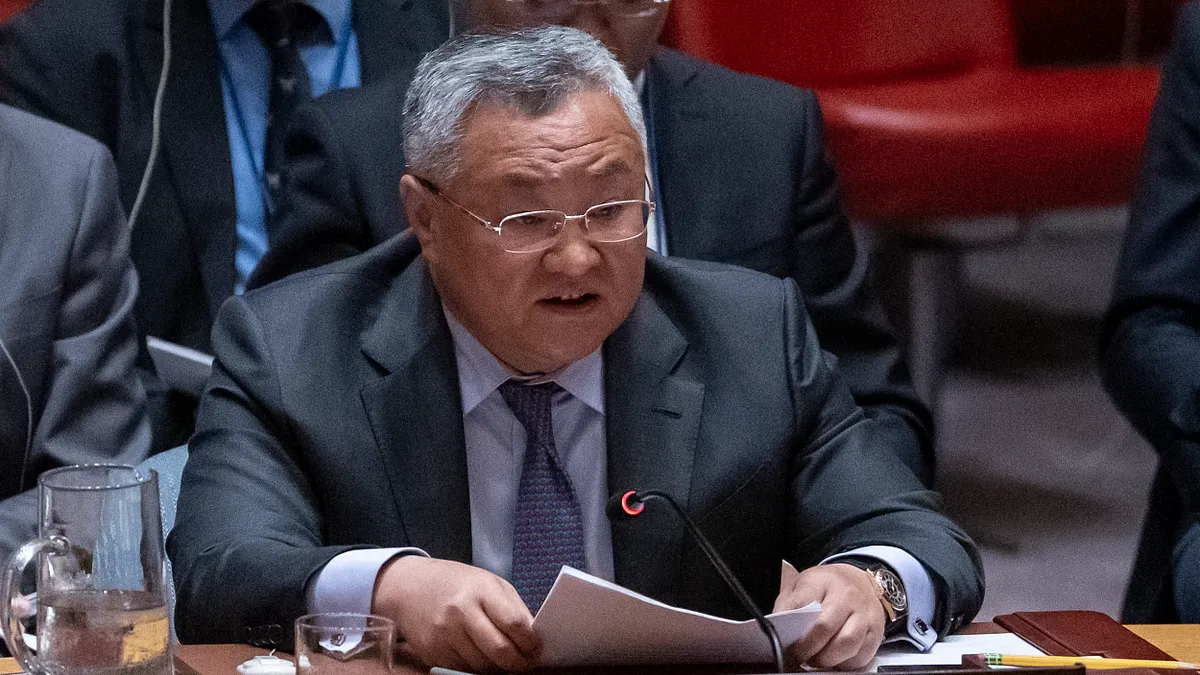 2025年6月24日、国連本部で開催された安保理会合で演説する中国の傅聡・国連大使。(写真/AP通信提供)