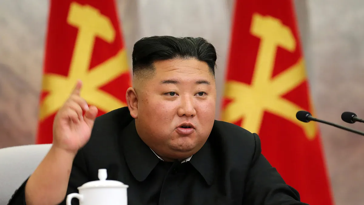 2020年5月24日,北韓(朝鮮)官媒《朝中社》報導最高領導人金正恩主持召開勞動黨第七屆中央軍委會第四次擴大會議(AP)