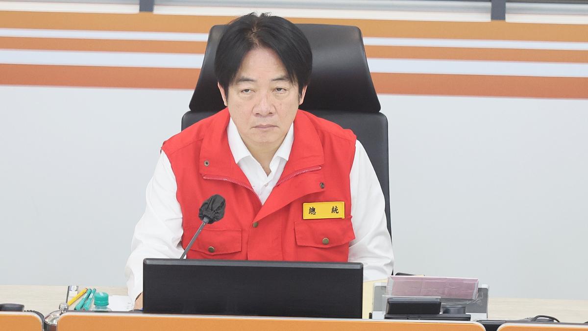 估深夜風雨劇烈!賴清德坐鎮災害應變中心「大讚4縣市」:地方有需求就通知