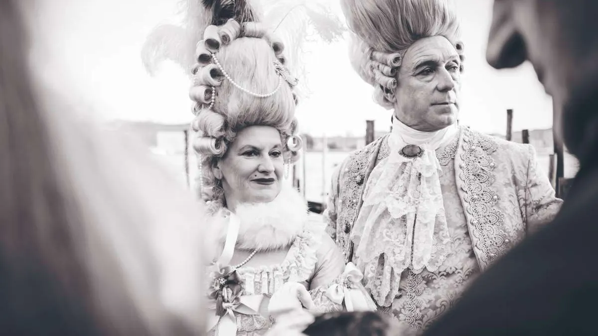 髮髻在中西方歷史中均占有舉足輕重的位置(圖/Unsplash) 髮髻在中西方歷史中均占有舉足輕重的位置(圖/Unsplash)