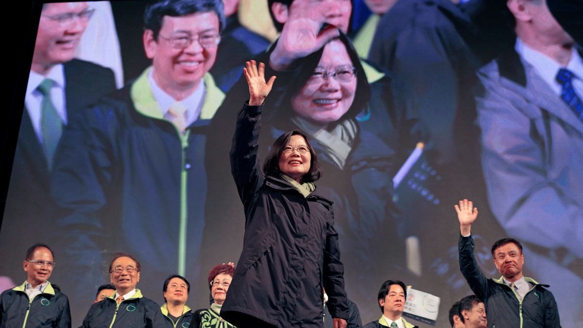 民進黨主席蔡英文當選,民進黨國會席次單獨過半,對完全執政的權力者,監督更顯重要。(美聯社) 民進黨主席蔡英文當選,民進黨國會席次單獨過半,對完全執政的權力者,監督更顯重要。(美聯社)