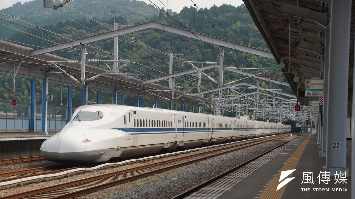JR新幹線列車椅座上有一個神秘突起物,JR東海線發言人解答真實用途。(資料照/盧逸峰攝) JR新幹線列車椅座上有一個神秘突起物,JR東海線發言人解答真實用途。(資料照/盧逸峰攝)