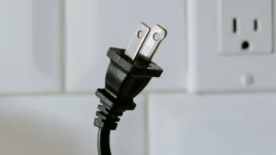 家中電器在不使用時是否該拔掉插頭?(示意圖/取自unsplash)