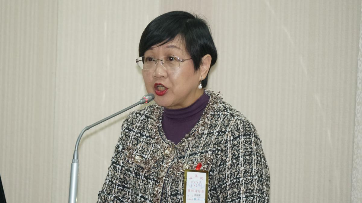 徐佳青出訪吃甜點列機密 陳鳳馨嘆「民進黨囂張慣了」:他們理所當然認為不該被監督
