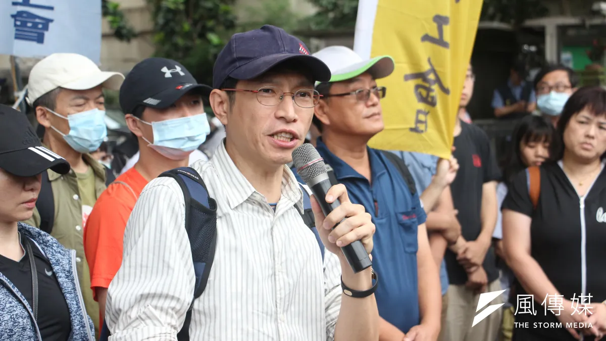 身兼高教工會秘書長的世新社發所副教授陳政亮積極爭取勞權及學權,世新社發所所長黃德北表示,世新董事長因此將帳算到社發所頭上。(資料照片,陳韡誌攝)