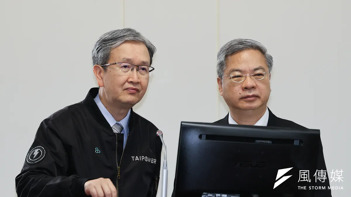 龔明鑫(左)23日表示,王耀庭在他心目中是最好的總經理。(資料照,陳品佑攝)