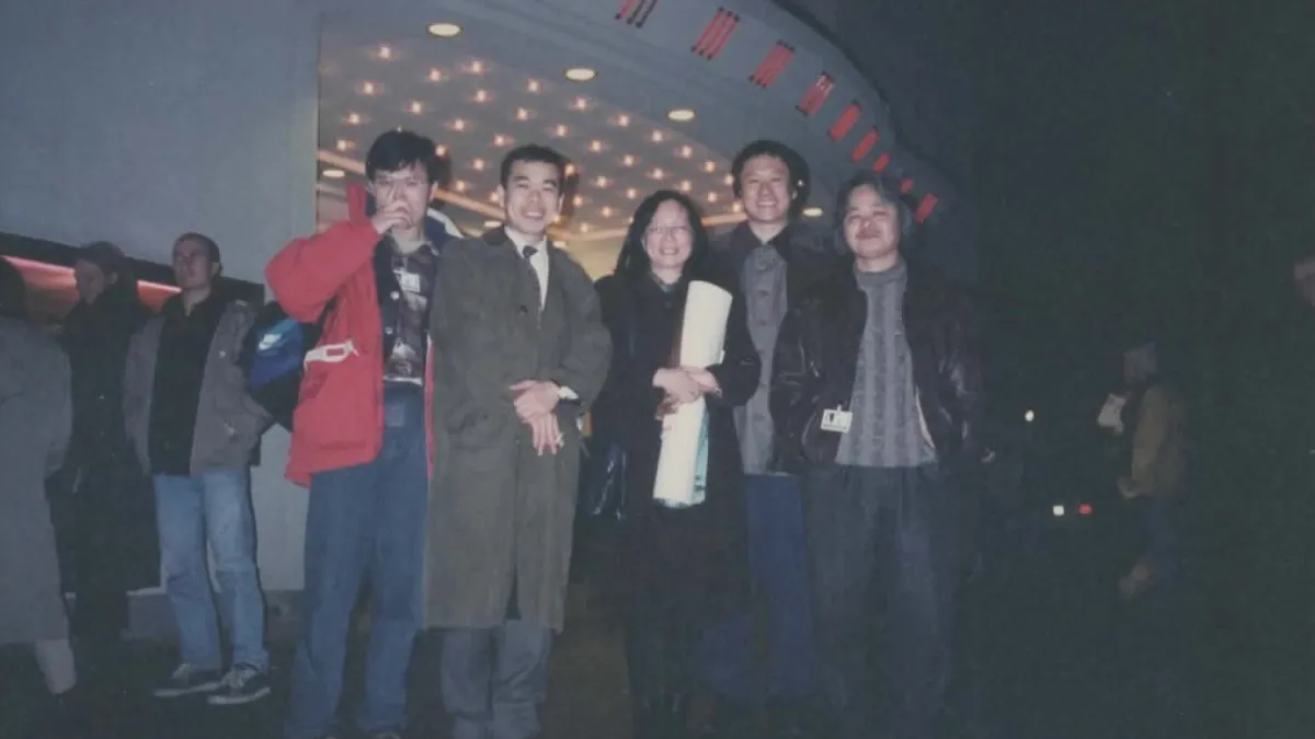 台湾CM界の巨匠ワン・チャイシアン監督が1997年に手掛けた幻の傑作『逃亡者狂騒曲 デジタル・リマスター版』が、主演チェン・ホンレンの来日舞台挨拶決定とともに10月10日より日本で世界初劇場公開される。(写真/©FOUNTAIN FILMS CO. All Rights Reserved.提供)