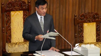 立法院長蘇嘉全13日主持院會,並完全社維法的三讀。(王德為攝)