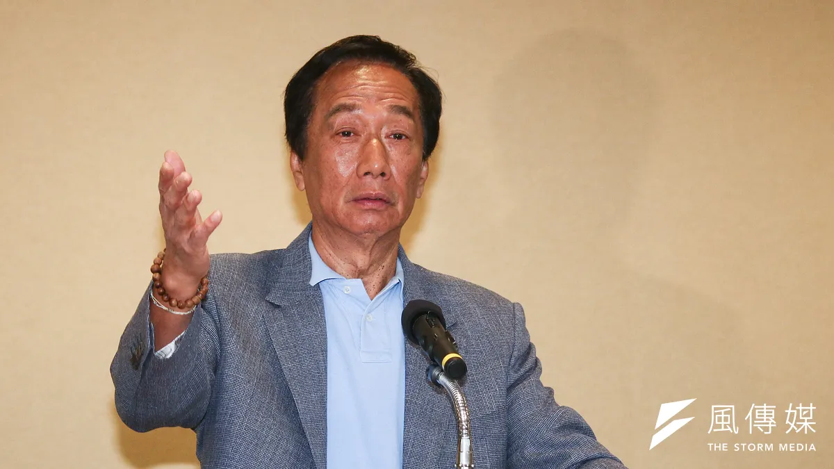 郭台銘呼籲,我們心裡裝的是真正中華民國的血、中華民國的魂,不是被其他黨派借殼上市的中華民國,如果北京當局不重視中華民國存在的事實,將淪為民進黨最好的助選員,並承諾,如果有機會帶領台灣拚經濟,不只五千億,五兆元都可以回來。(資料照,蔡親傑攝)