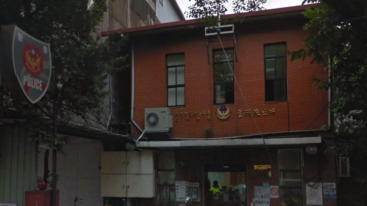 包含蘆洲派出所所長在內的4名警官,25日爆出涉嫌放高利貸、強奪屋產的醜聞,檢調已朝貪汙、詐欺、重利等罪擴大偵辦。(取自Google map) 包含蘆洲派出所所長在內的4名警官,25日爆出涉嫌放高利貸、強奪屋產的醜聞,檢調已朝貪汙、詐欺、重利等罪擴大偵辦。(取自Google map)