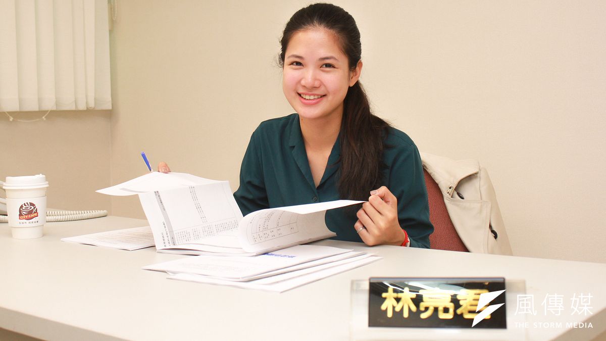 時代力量台北市議員林亮君,大學時期曾在時任民進黨台北市議員簡余晏的辦公室打工。(方炳超攝) 時代力量台北市議員林亮君,大學時期曾在時任民進黨台北市議員簡余晏的辦公室打工。(方炳超攝)
