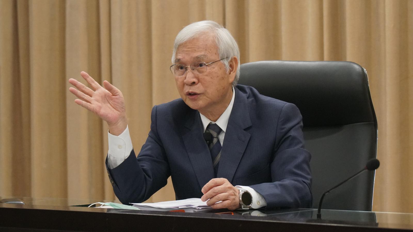 「央行不是硬梆梆!」楊金龍親揭房市管制鬆綁關鍵考量,12月是否升息仍沒答案