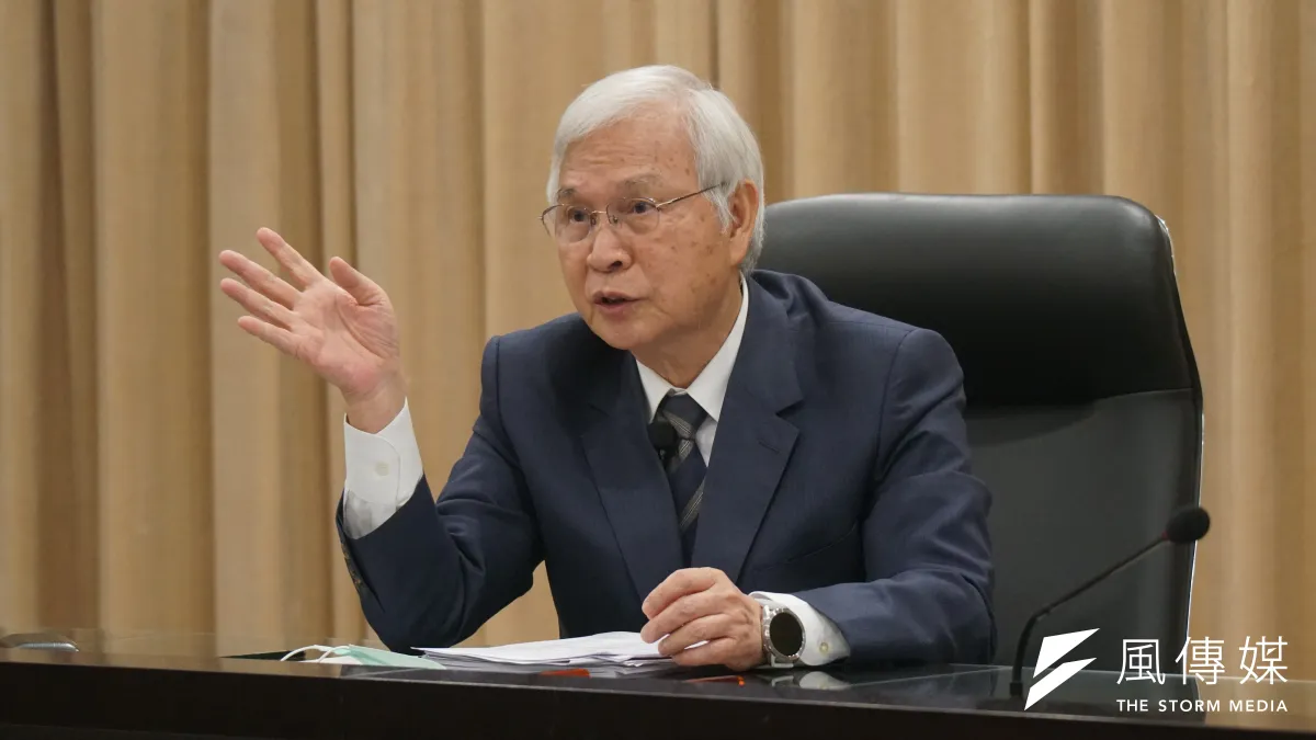 央行總裁楊金龍主持理監事聯席會議後記者會。(蔡親傑攝) 央行總裁楊金龍主持理監事聯席會議後記者會。(蔡親傑攝)