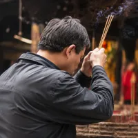 文昌神、財神都是祂!全台最霸氣神明「這天」聖誕,拜拜禁忌公開。(示意圖/AI生成) 文昌神、財神都是祂!全台最霸氣神明「這天」聖誕,拜拜禁忌公開。(示意圖/AI生成)