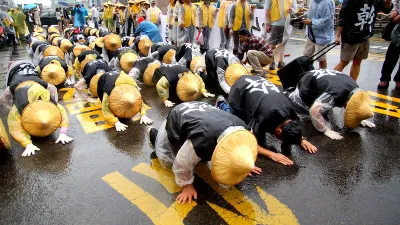 勞動部針對勞改議題正在研擬,其中有多面向的探討,包括費率、政府撥補、年資給付率以及平均投保薪資採計期間。(圖:flickr)