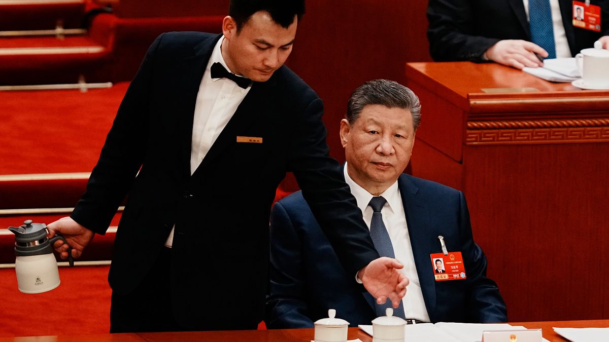 十度擋下軍購換來「鄭習會」?BBC看鄭麗文的政治豪賭,為何引爆藍營「親美vs.親中」大戰