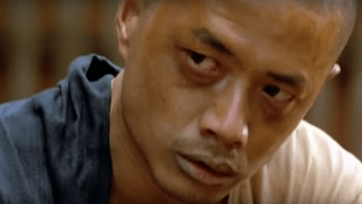 究竟曾是單純少年的細偉,是從哪一步開始走錯,才成為泰國人人唾棄的殺人魔呢?(電影截圖,非本人/圖片截取自Youtube) 究竟曾是單純少年的細偉,是從哪一步開始走錯,才成為泰國人人唾棄的殺人魔呢?(電影截圖,非本人/圖片截取自Youtube)