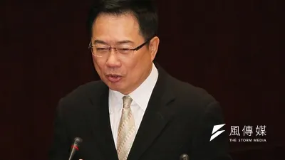 立法院19日進行總質詢,立委蔡正元質詢江揆,勇敢掀開餿水油事件的老農,爆料後的人身安全堪虞。(余志偉攝)