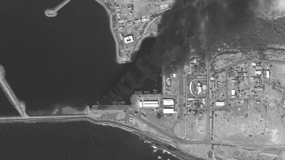 美以聯手斬首哈米尼,《經濟學人》看衰油價走勢:最糟恐漲破一百美元,甚至引爆近年最大石油危機