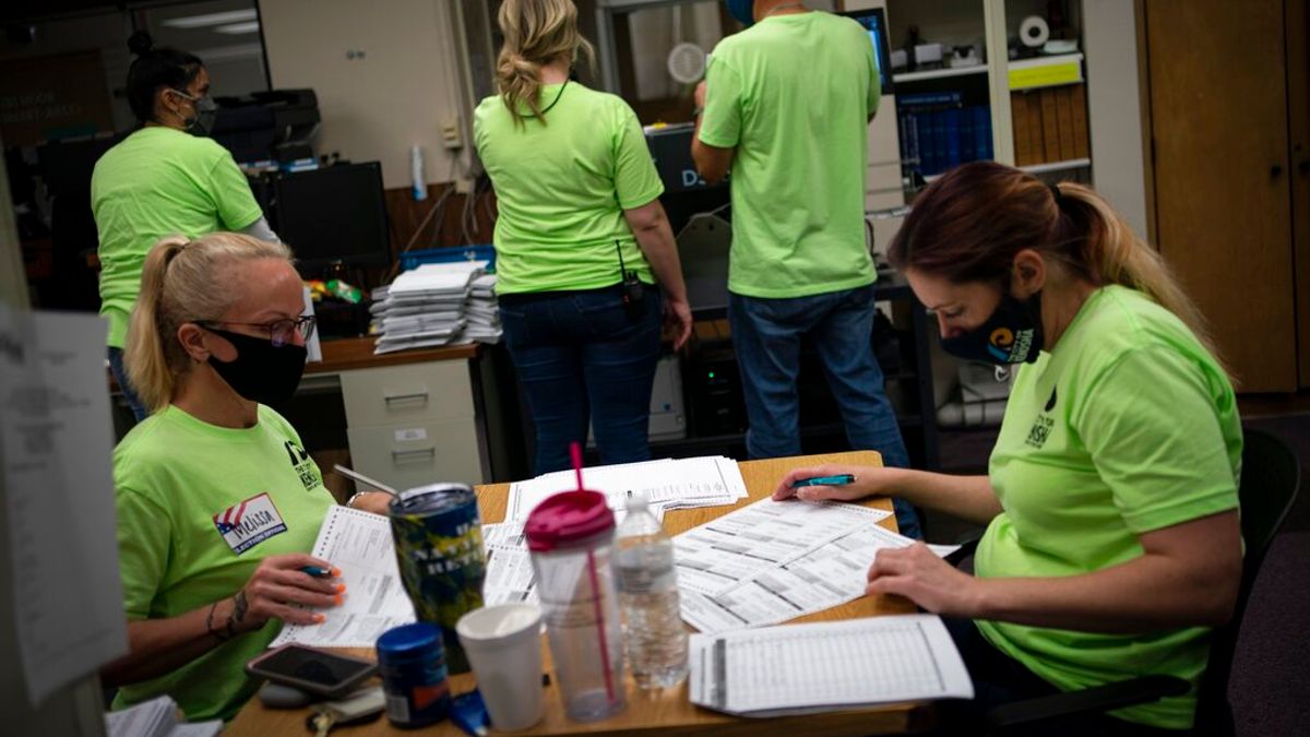 美國總統大選開票過程漫長,連不少台灣人也跟著焦慮起來。(AP) 美國總統大選開票過程漫長,連不少台灣人也跟著焦慮起來。(AP)