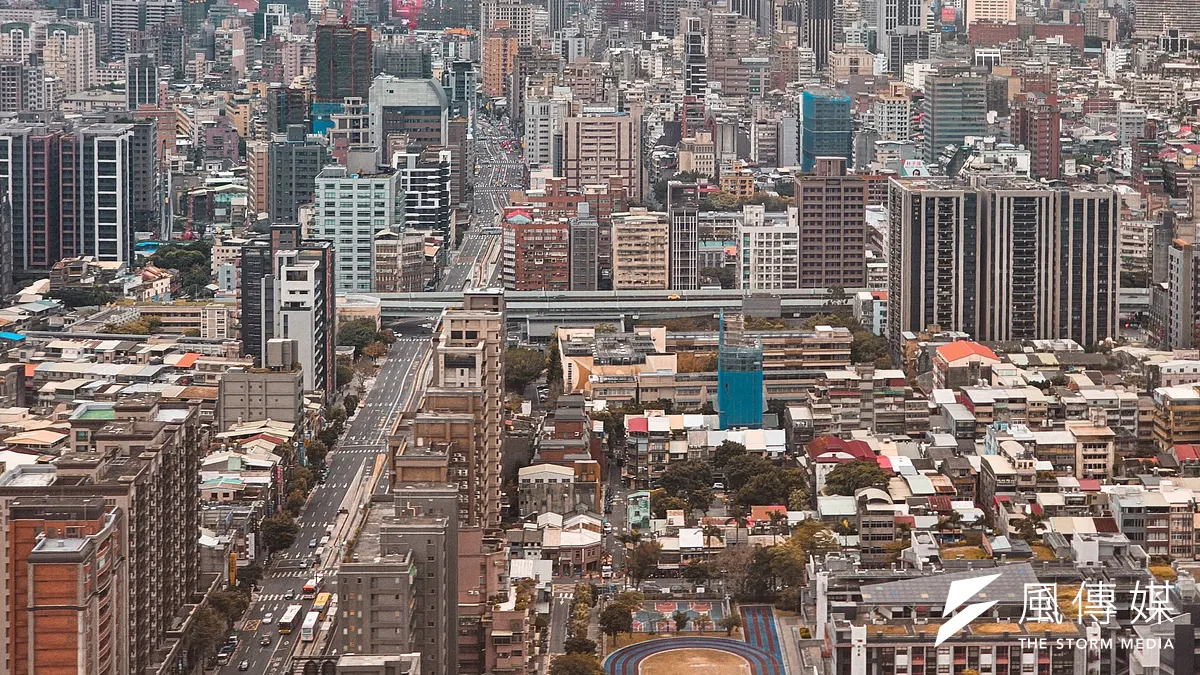 台灣房市正步向日本後塵?房市專家李同榮示警,「老屋老化」與「空屋閒置」正在全台擴散,十年後恐演變成侵蝕都市與偏鄉的「城鄉雙癌」。(資料照/洪煜勛攝)