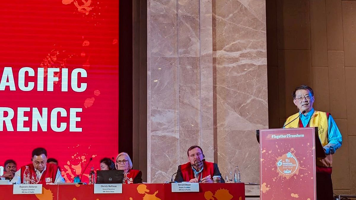 全金聯秘書長韓仕賢22日上午在泰國曼谷的一場會議上,請國際網絡工會(UNI)協助監督台灣政府對職場霸凌的處理。(全金聯提供) 全金聯秘書長韓仕賢22日上午在泰國曼谷的一場會議上,請國際網絡工會(UNI)協助監督台灣政府對職場霸凌的處理。(全金聯提供)