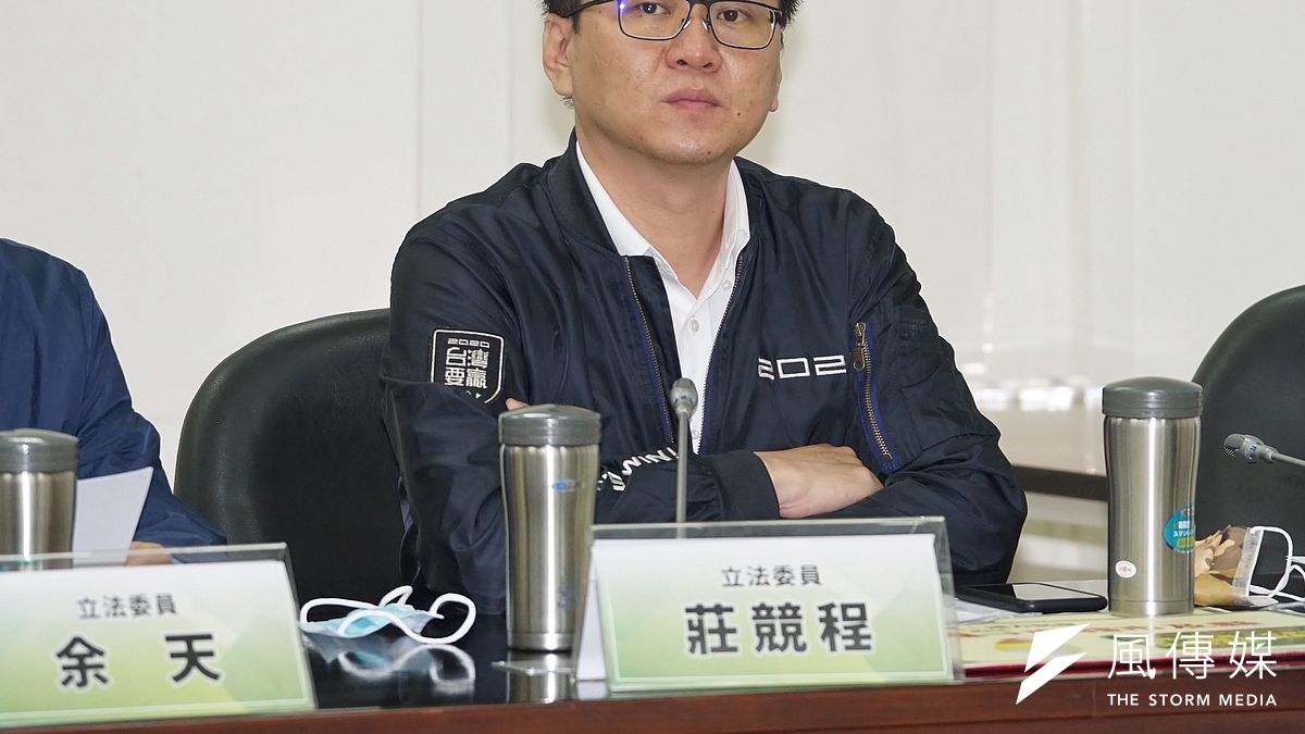 對於國民黨前立委沈智慧絕食抗議,民進黨立委莊競程(見圖)強調,把關的動作民進黨不但有做,而且比馬政府開放美牛進口的時候,「做得更多更嚴格,請沈姐姐放心」。(資料照,盧逸峰攝) 對於國民黨前立委沈智慧絕食抗議,民進黨立委莊競程(見圖)強調,把關的動作民進黨不但有做,而且比馬政府開放美牛進口的時候,「做得更多更嚴格,請沈姐姐放心」。(資料照,盧逸峰攝)