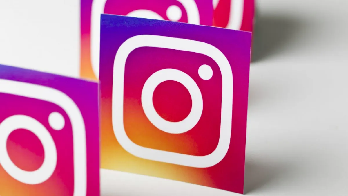 網紅力量有多可怕?Instagram 富豪榜上的第一名,一則貼文收入高達3,000 萬元,大概是許多人幾十年的薪水。(圖/取自shutterstock,數位時代提供)