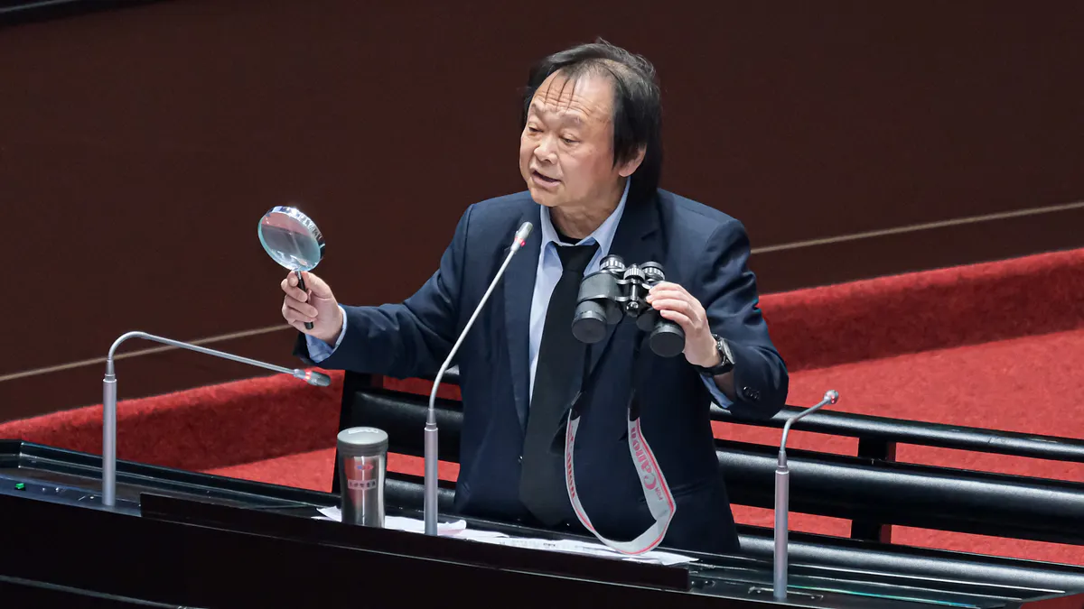 民進黨立委王世堅在風傳媒節目《下班瀚你聊》表示,若最終被徵召參選台北市長,仍會懇切的和黨中央表達有更適合的人選。(資料照,劉偉宏攝) 民進黨立委王世堅在風傳媒節目《下班瀚你聊》表示,若最終被徵召參選台北市長,仍會懇切的和黨中央表達有更適合的人選。(資料照,劉偉宏攝)