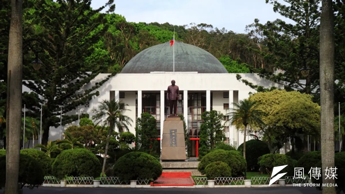 曾經是台灣民主聖地的省議會,郭雨新自第一屆臨時省議會開始,在這裡待過二十三個年頭。(霧峰文化資產導覽地圖)