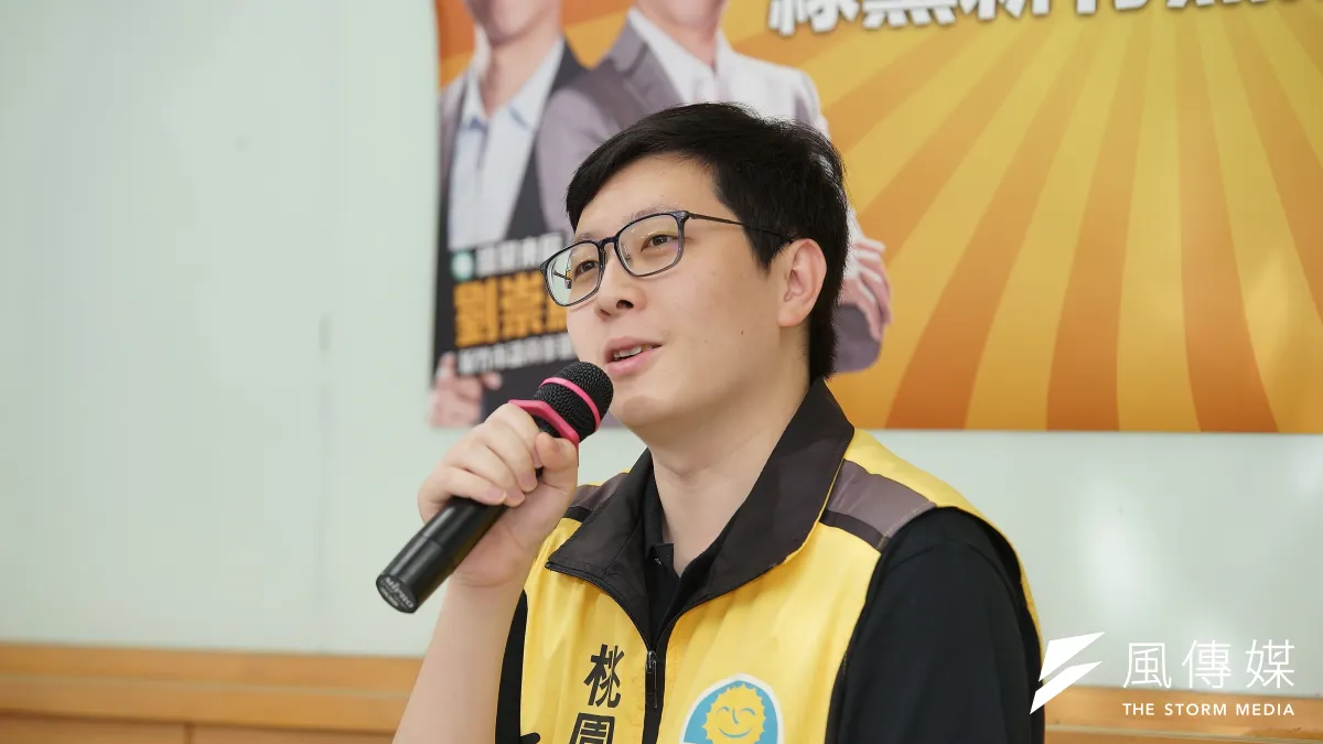 高雄市長韓國瑜近來遭爆料有婚外情,桃園市議員王浩宇上月31日在臉書發文,聲稱自己看過與「王小姐」數百張照片,並留有備份。(資料照,取自王浩宇臉書)。(資料照,盧逸峰攝)