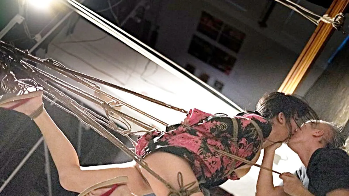 〝Beautiful suffering〞是長久以來存在於日本文化的精神之一,透過肉體的受苦呈現動人心魄的美感。(攝影|de Zuvia) 〝Beautiful suffering〞是長久以來存在於日本文化的精神之一,透過肉體的受苦呈現動人心魄的美感。(攝影|de Zuvia)