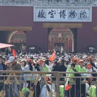 北京は世界の観光都市でネガティブな口コミの割合が4番目に高く、人気観光地では混雑によって旅行者の期待と実際の体験にギャップが生じることもある。(資料写真/中央通信社) 北京は世界の観光都市でネガティブな口コミの割合が4番目に高く、人気観光地では混雑によって旅行者の期待と実際の体験にギャップが生じることもある。(資料写真/中央通信社)