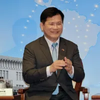 日本とフィリピンは、排他的経済水域(EEZ)および大陸棚の海洋境界画定交渉を開始する。林佳龍外交部長=写真=は4日、日比によるEEZ交渉の開始は地域の平和と安定に資するものであり、中国を念頭に置いた動きで、台湾の国益が損なわれることはないと述べた。(写真/中央社提供) 日本とフィリピンは、排他的経済水域(EEZ)および大陸棚の海洋境界画定交渉を開始する。林佳龍外交部長=写真=は4日、日比によるEEZ交渉の開始は地域の平和と安定に資するものであり、中国を念頭に置いた動きで、台湾の国益が損なわれることはないと述べた。(写真/中央社提供)