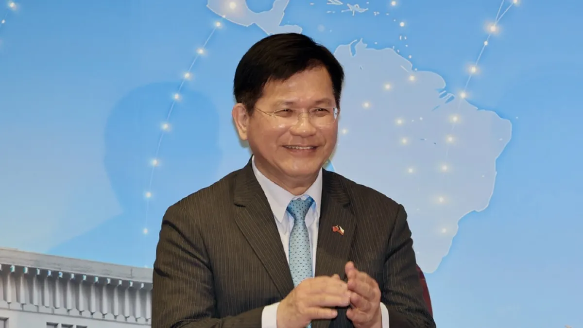 日菲將啟動專屬經濟區(EEZ)及大陸礁層海洋邊界談判;外交部長林佳龍(圖)4日表示,日菲啟動EEZ談判有助區域和平穩定,此舉是針對中國,台灣的國家利益不會受到損害。(中央社)