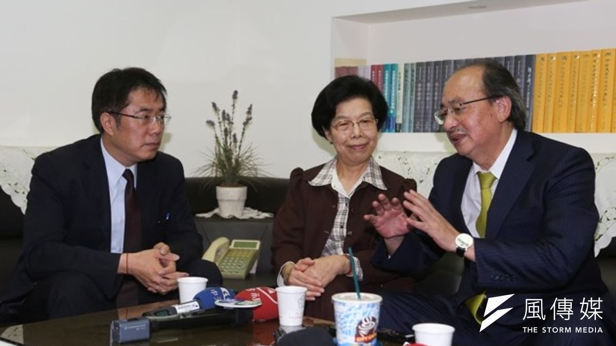 民進黨團總召柯建銘呼籲,總統馬英九「不要再補提名」,張博雅說,彈劾1次就需11個人,若不補提名恐怕很難運作,柯則認為這是人數問題,監院修改內規即可處理。(余志偉攝) 民進黨團總召柯建銘呼籲,總統馬英九「不要再補提名」,張博雅說,彈劾1次就需11個人,若不補提名恐怕很難運作,柯則認為這是人數問題,監院修改內規即可處理。(余志偉攝)