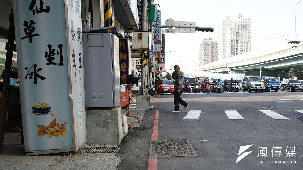 人行道。(資料照,盧逸峰攝) 人行道。(資料照,盧逸峰攝)