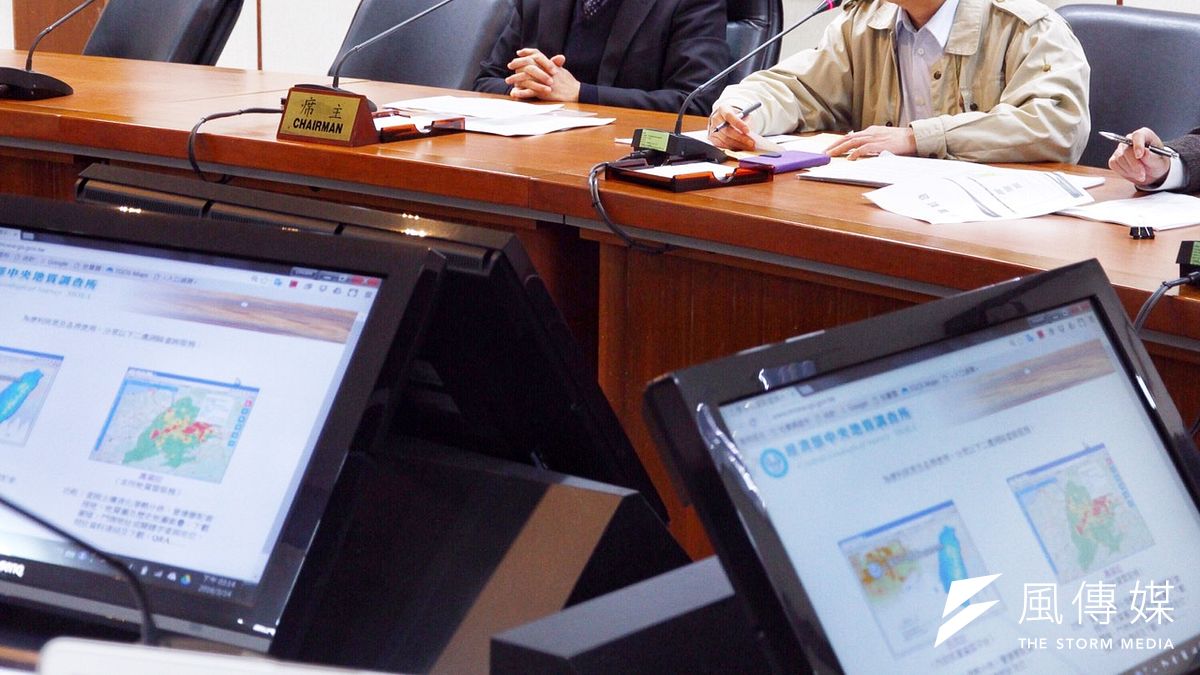 土壤液化潛勢查詢系統今(14)日中午12點上線,網站一上線就大塞車。(曾原信攝) 土壤液化潛勢查詢系統今(14)日中午12點上線,網站一上線就大塞車。(曾原信攝)