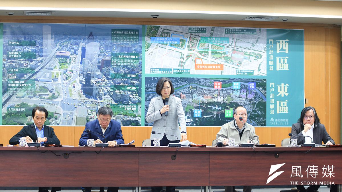 「蔡柯會」兩人眼神幾無交集,前國民黨立委孫大千對此提出8個「在推動『綠白合作』之前,民進黨必須先回答的問題」。(資料照,簡必丞攝) 「蔡柯會」兩人眼神幾無交集,前國民黨立委孫大千對此提出8個「在推動『綠白合作』之前,民進黨必須先回答的問題」。(資料照,簡必丞攝)