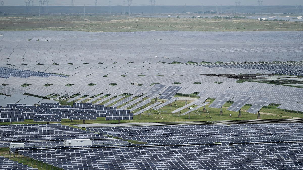 每年新增綠電超過300座核電廠,中國是氣候救星還是能源霸權?《經濟學人》大哉問:當全球高度依賴北京綠能,會不會重演「稀土危機」