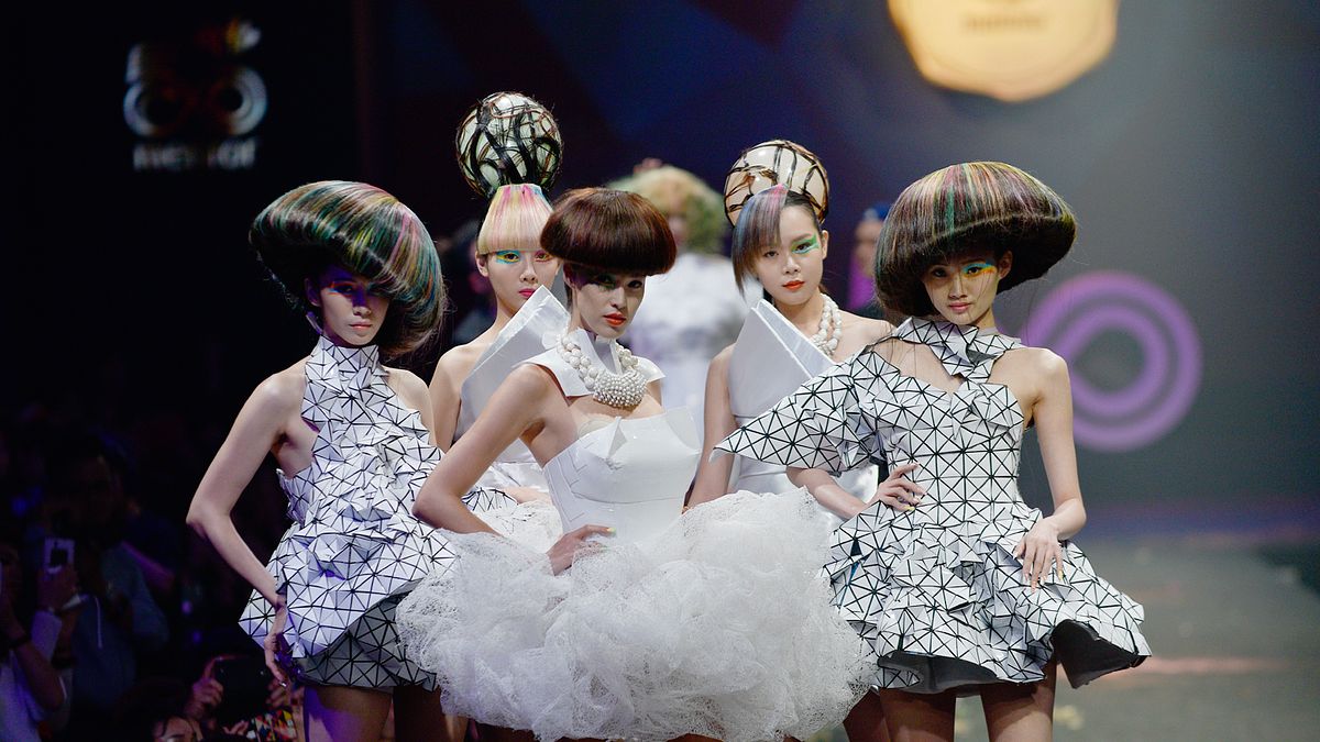 「STYLE NEXT +」髮型秀,印證了美好事物只會因時間淬鍊而愈見閃耀。(圖/曼都) 「STYLE NEXT +」髮型秀,印證了美好事物只會因時間淬鍊而愈見閃耀。(圖/曼都)