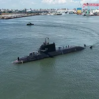 国産潜水艦「海鯤号」が6月17日に正式に出港し、海上試験(SAT)を実施した。(台湾国際造船提供) 国産潜水艦「海鯤号」が6月17日に正式に出港し、海上試験(SAT)を実施した。(台湾国際造船提供)