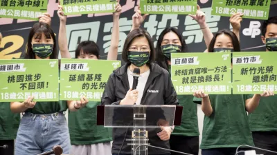 民進黨中常會後,民進黨主席蔡英文裁示,台灣的立場很堅定,就是國土主權不退讓、民主自由不妥協、兵戎相見絕對不是兩岸選項。(資料照,民進黨提供)
