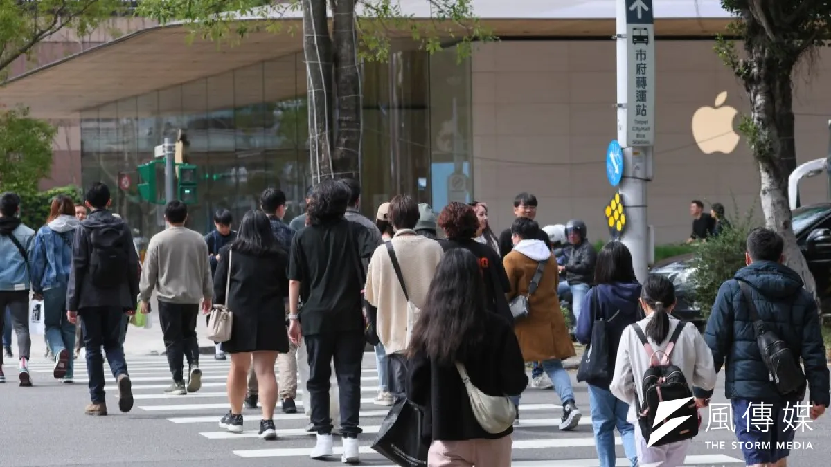 勞動部今(18)日公布最新一期勞雇雙方協商減少工時(俗稱無薪假)的最新統計,全國實施人數跌至 3319 人,與上期相比明顯減少了 313 人。(示意圖/顏麟宇攝)